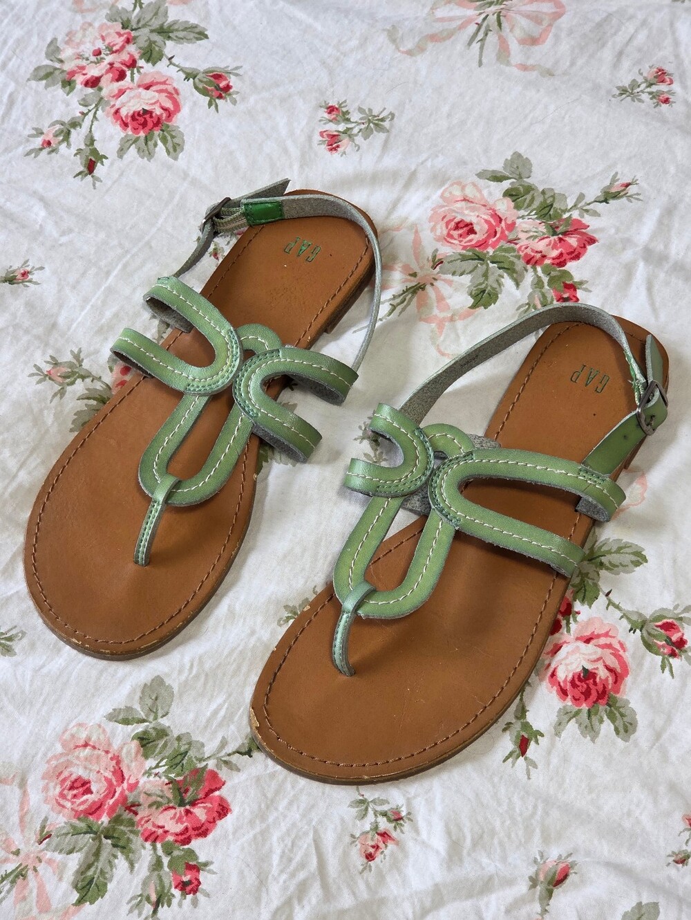 GAP Sage Green Leather Thong Sandal | Loop Knot Detail | Size 8